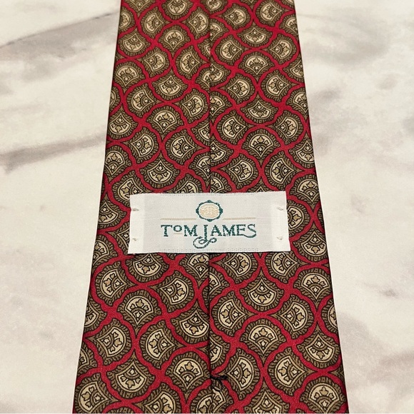 Tom James 100% Silk Geometric Tie - Picture 4 of 6